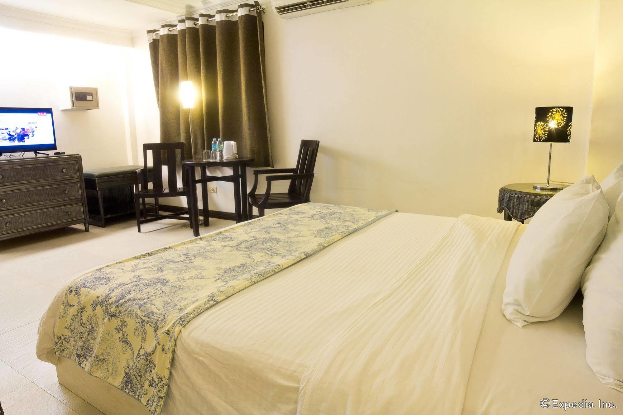 Manoc-Manoc Erus Suites Hotel Boracay מראה חיצוני תמונה