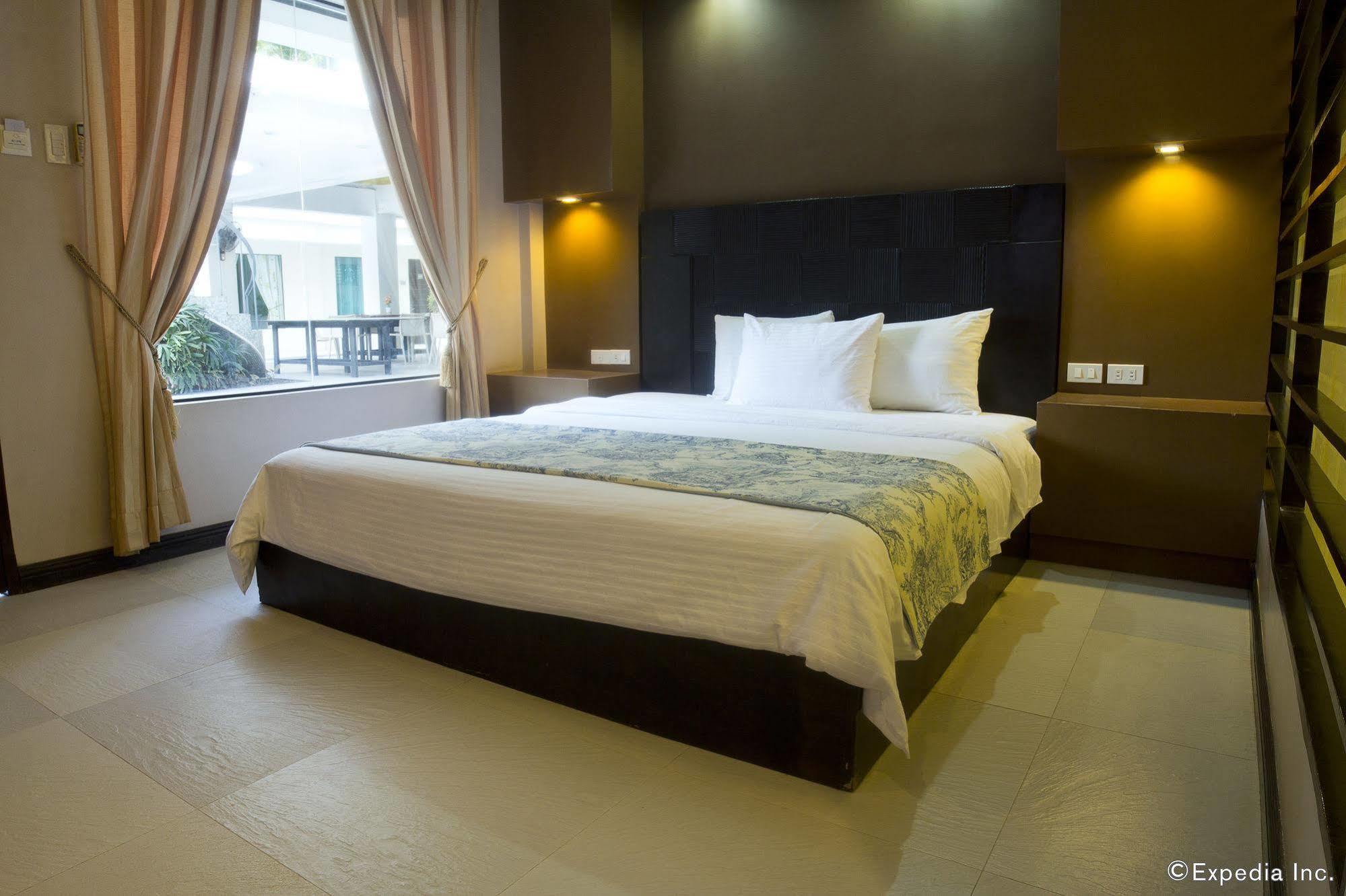 Manoc-Manoc Erus Suites Hotel Boracay מראה חיצוני תמונה
