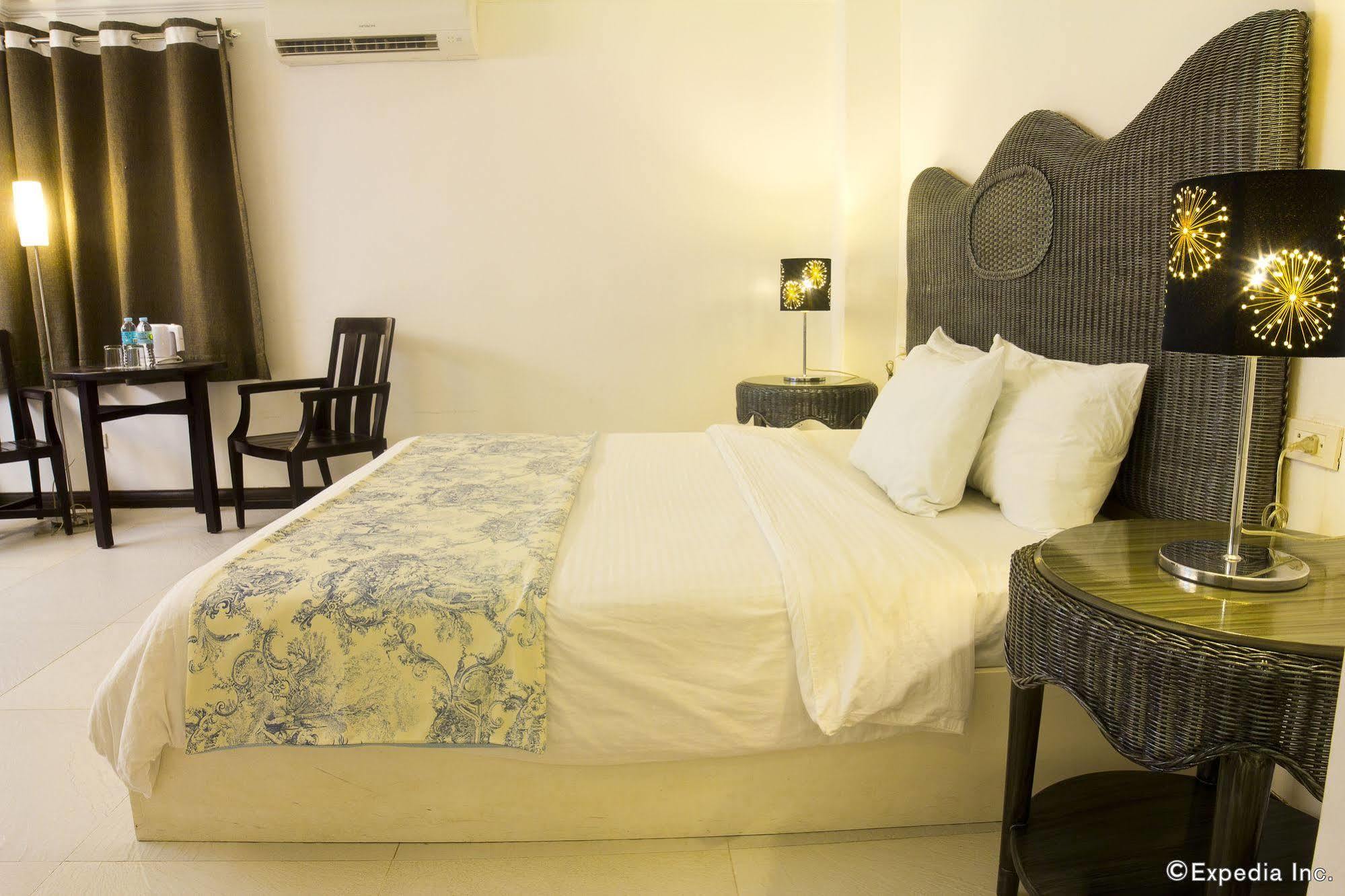 Manoc-Manoc Erus Suites Hotel Boracay מראה חיצוני תמונה
