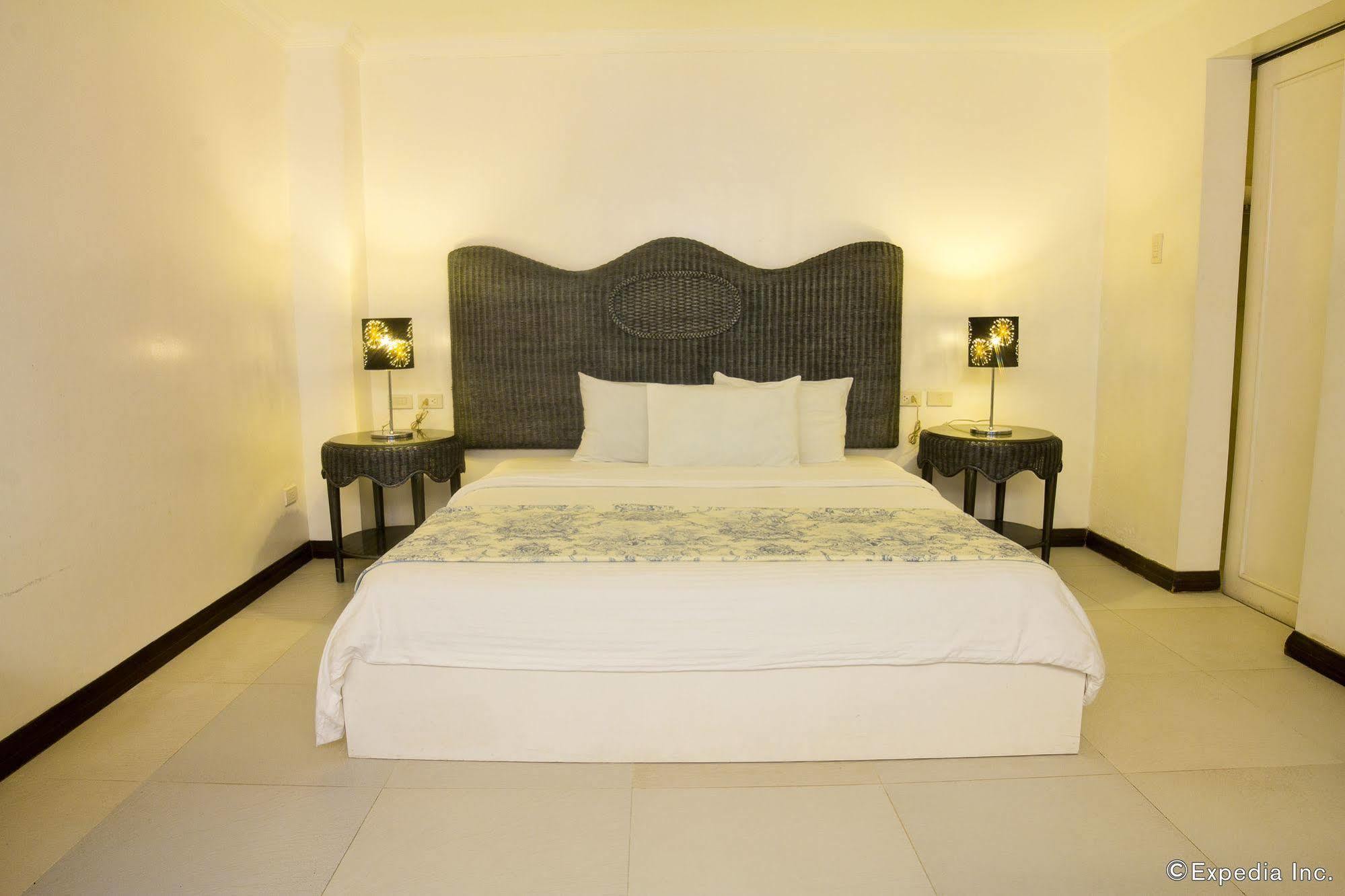 Manoc-Manoc Erus Suites Hotel Boracay מראה חיצוני תמונה