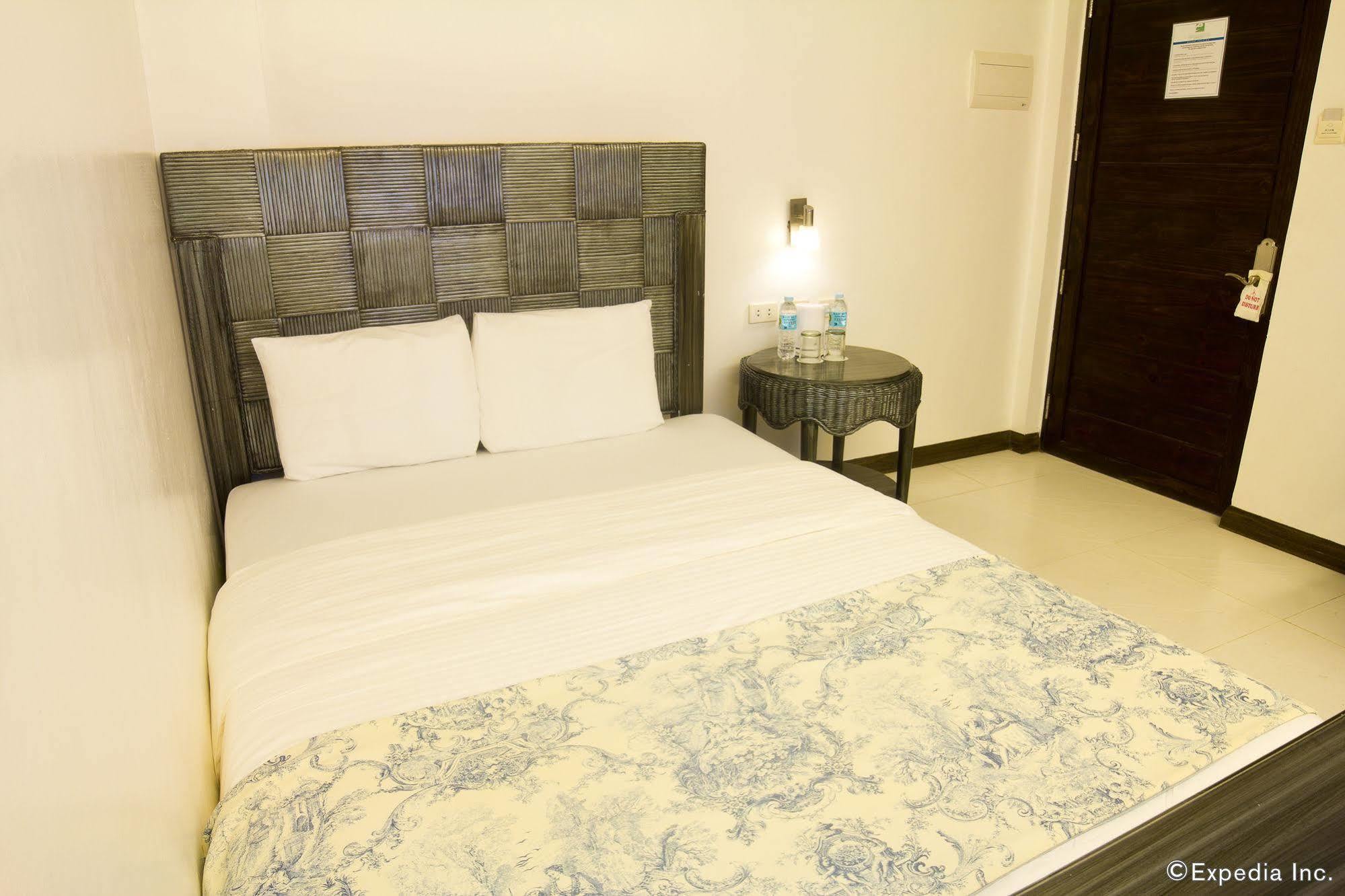 Manoc-Manoc Erus Suites Hotel Boracay מראה חיצוני תמונה